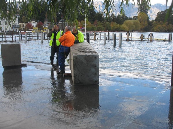 Queenstown braces for flooding